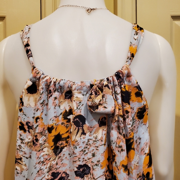 Aritzia- Wilfred Flowy Floral Halter Top Sz XS - Picture 5 of 10